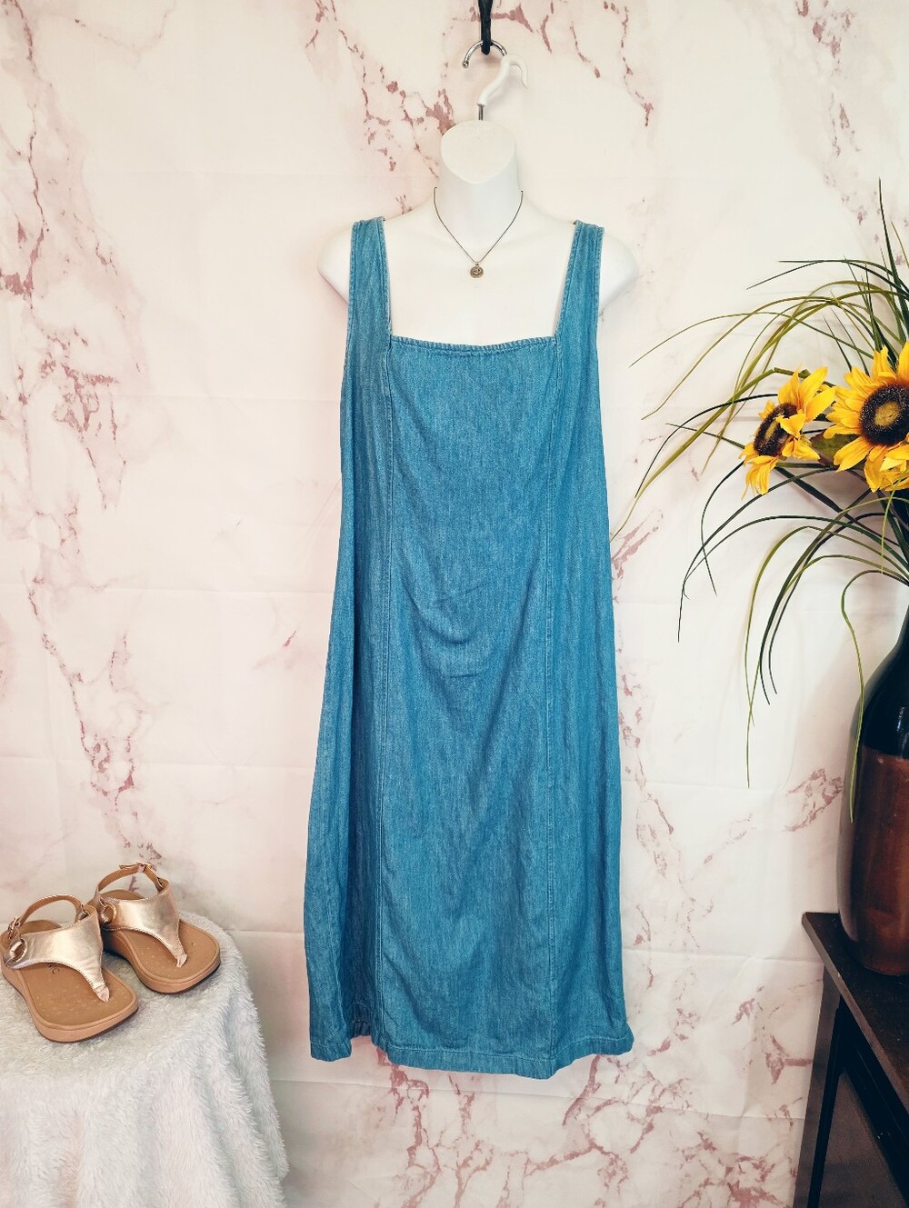 Old Navy Denim Midi Dress Womens Large Smocked Back Cotton Blue Sleeveless - Picture 2 of 7